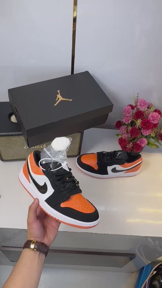 JORDAN RETRO 1 'ORANGE TOE' IN STOCK